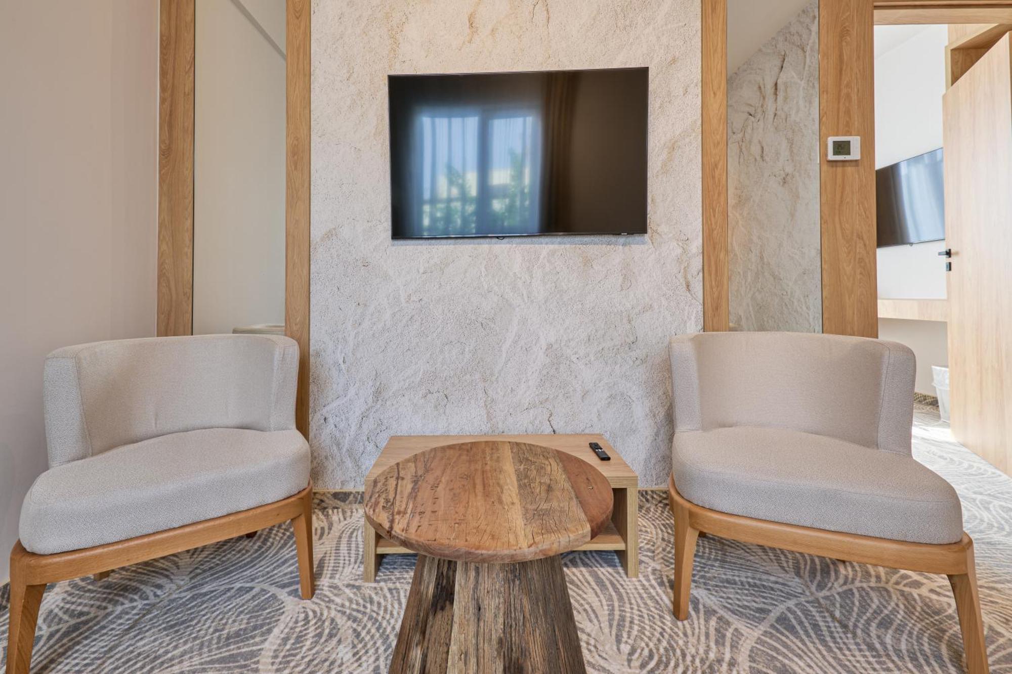 Hotel Serenity Тимишоара Экстерьер фото