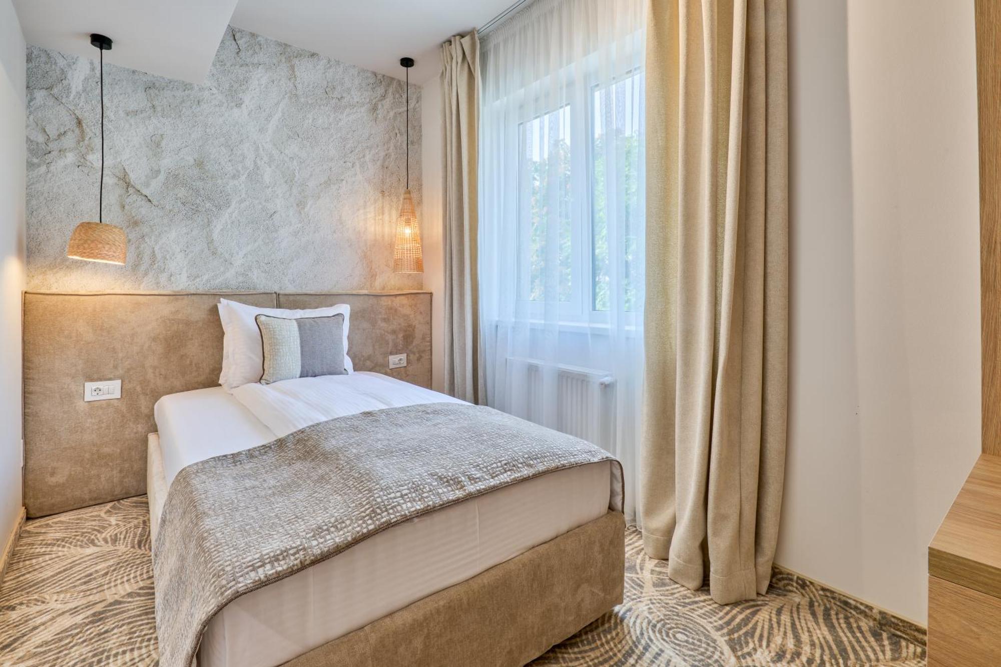 Hotel Serenity Тимишоара Экстерьер фото