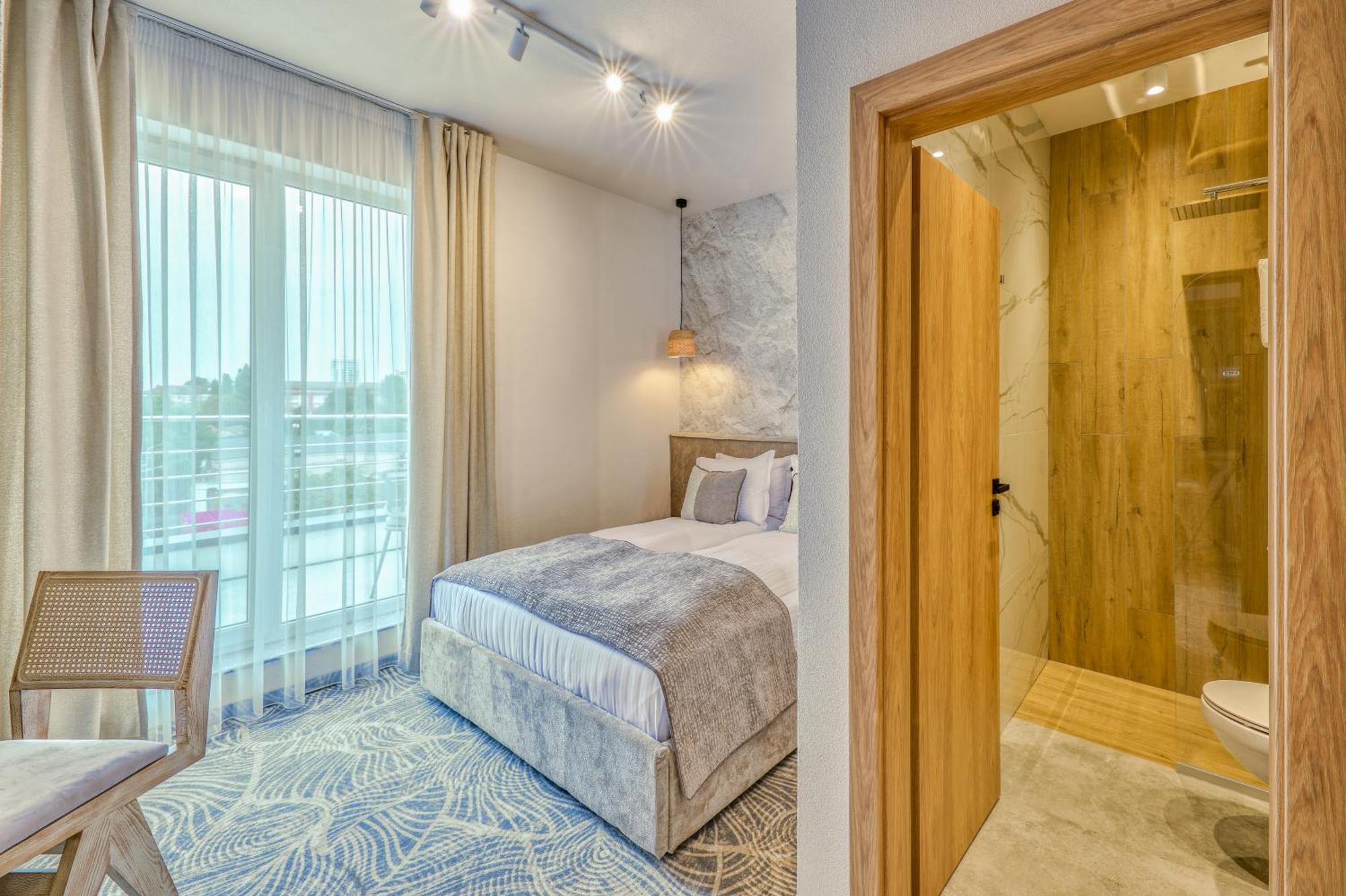 Hotel Serenity Тимишоара Экстерьер фото